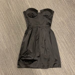 Black sweetheart neckline dress w/ pockets